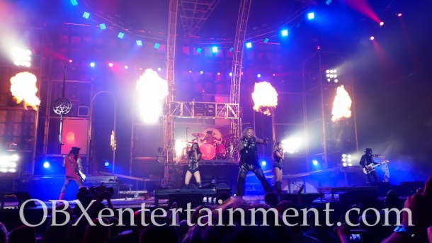 Motley Crue on stage at the Farm Bureau Live Amphitheatre in Virginia Beach, VA on August 20, 2014. (photo by OBXentertainment.com)